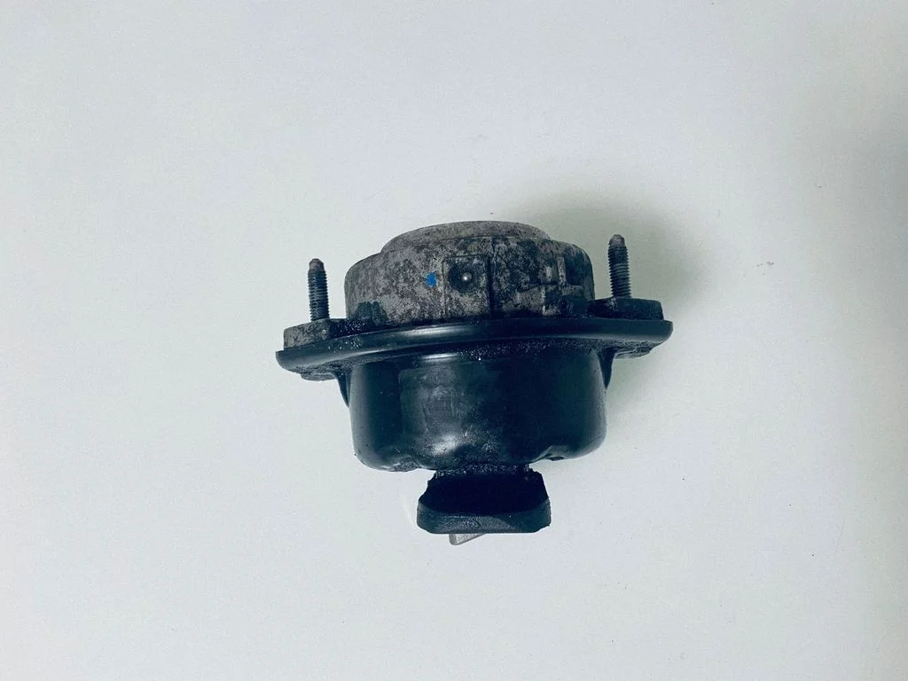 Engine mount bracket