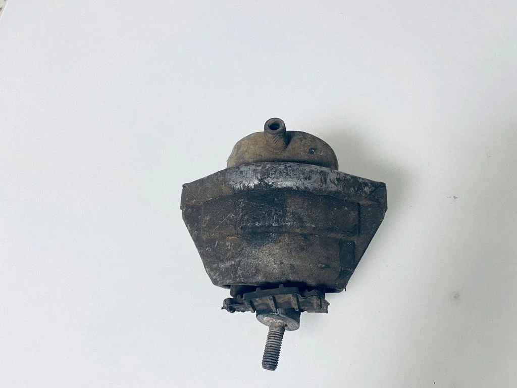 Engine mount bracket – BMW 5 Series E60 E61 (2004-2010)