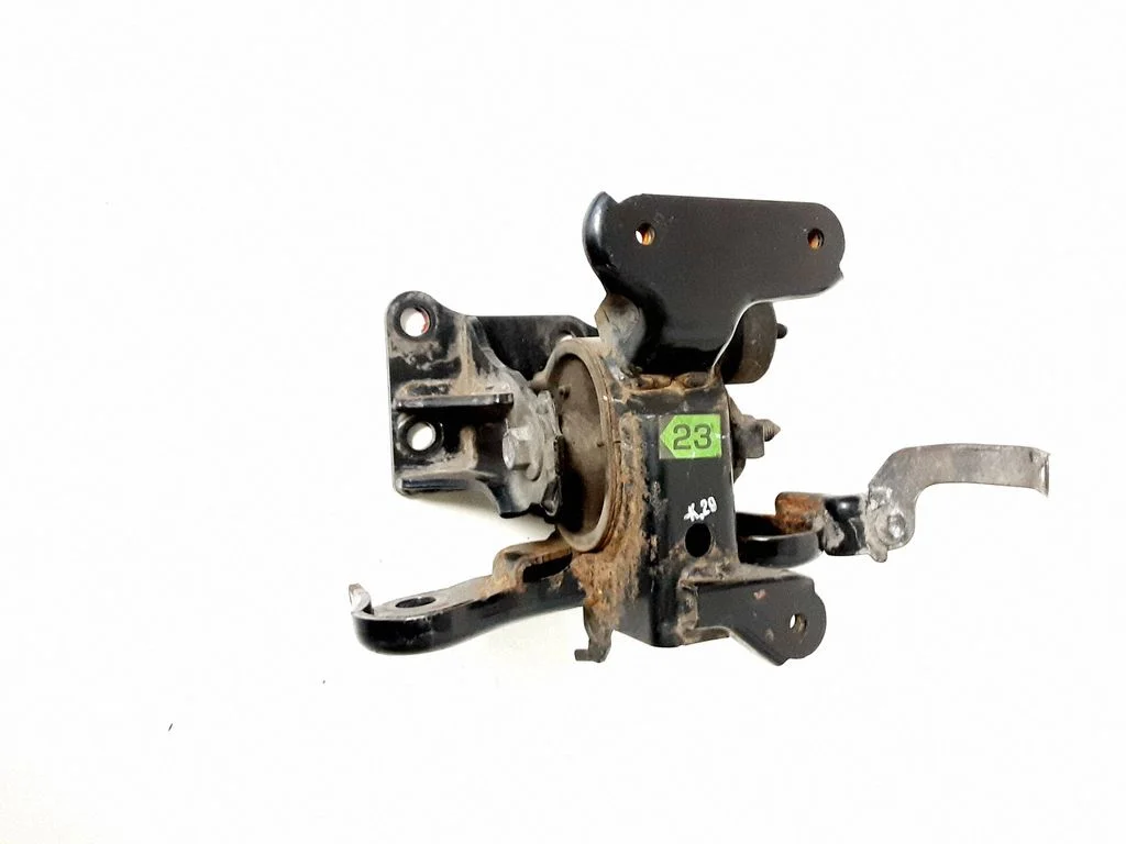 Engine mount bracket – Toyota RAV 4 (XA30) (2006-2016)