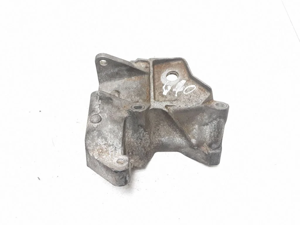 Mootori kinnituskronstein 6G926F030BA
