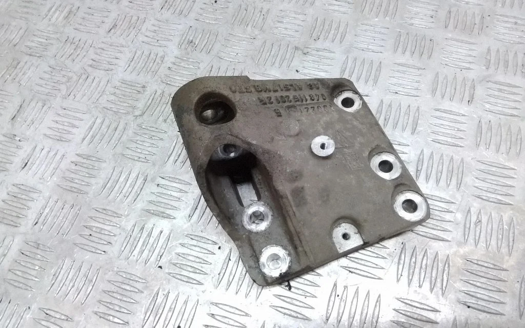 Engine mounting bracket – Porsche Cayenne (92A) (2010-2017)