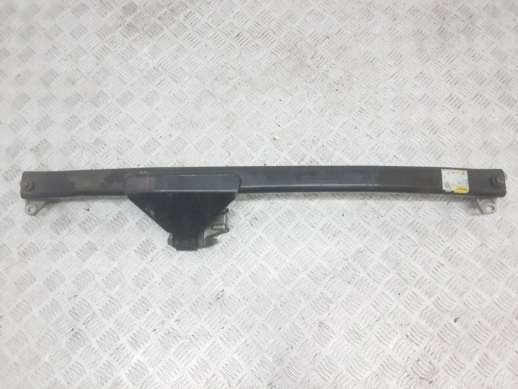 Engine mounting bracket 30671357