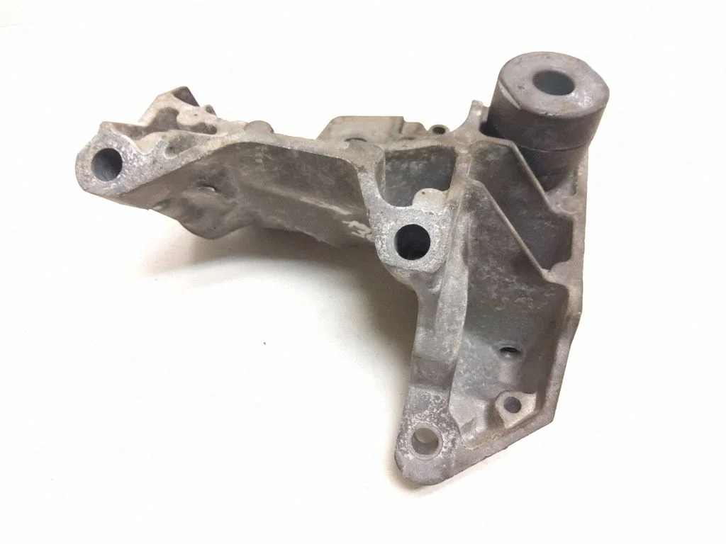Engine mounting bracket 30681951