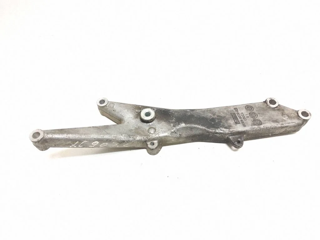 Mootori kinnituskronstein 6G9N6028AB