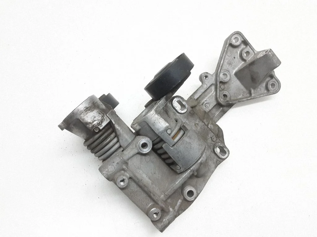 Engine mounting bracket 31251652