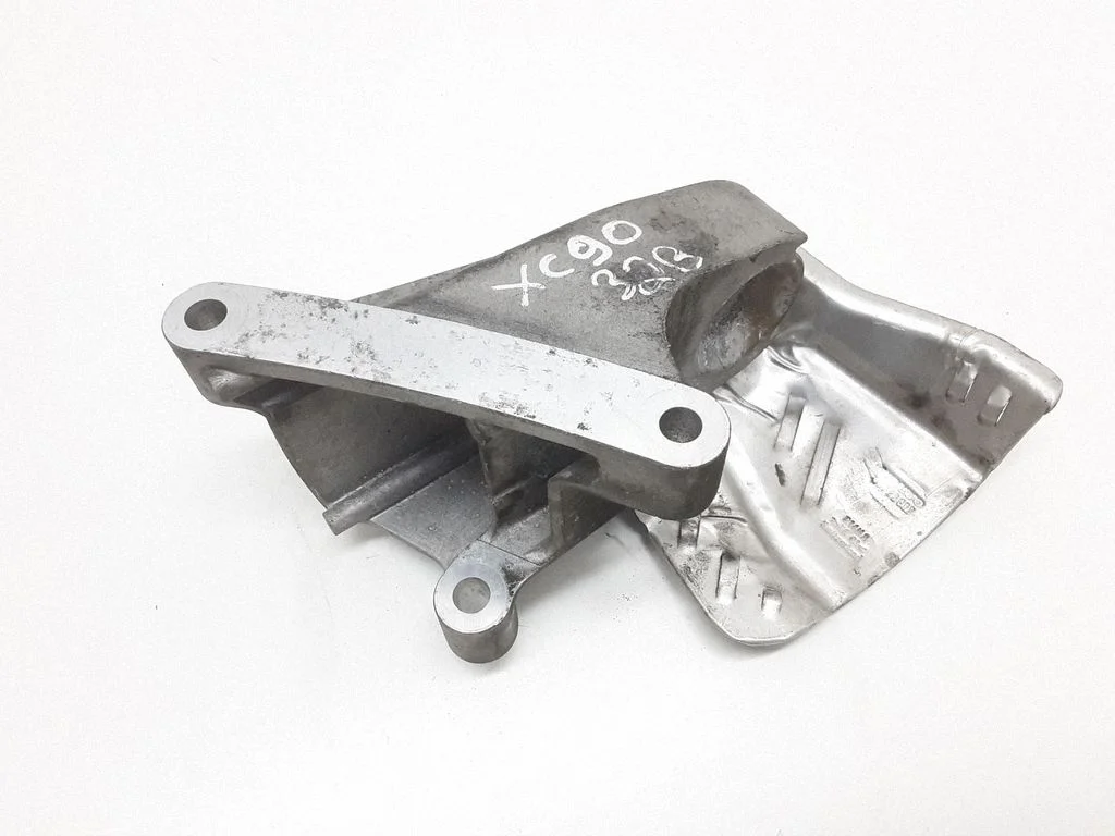 Mootori kinnituskronstein 30680588