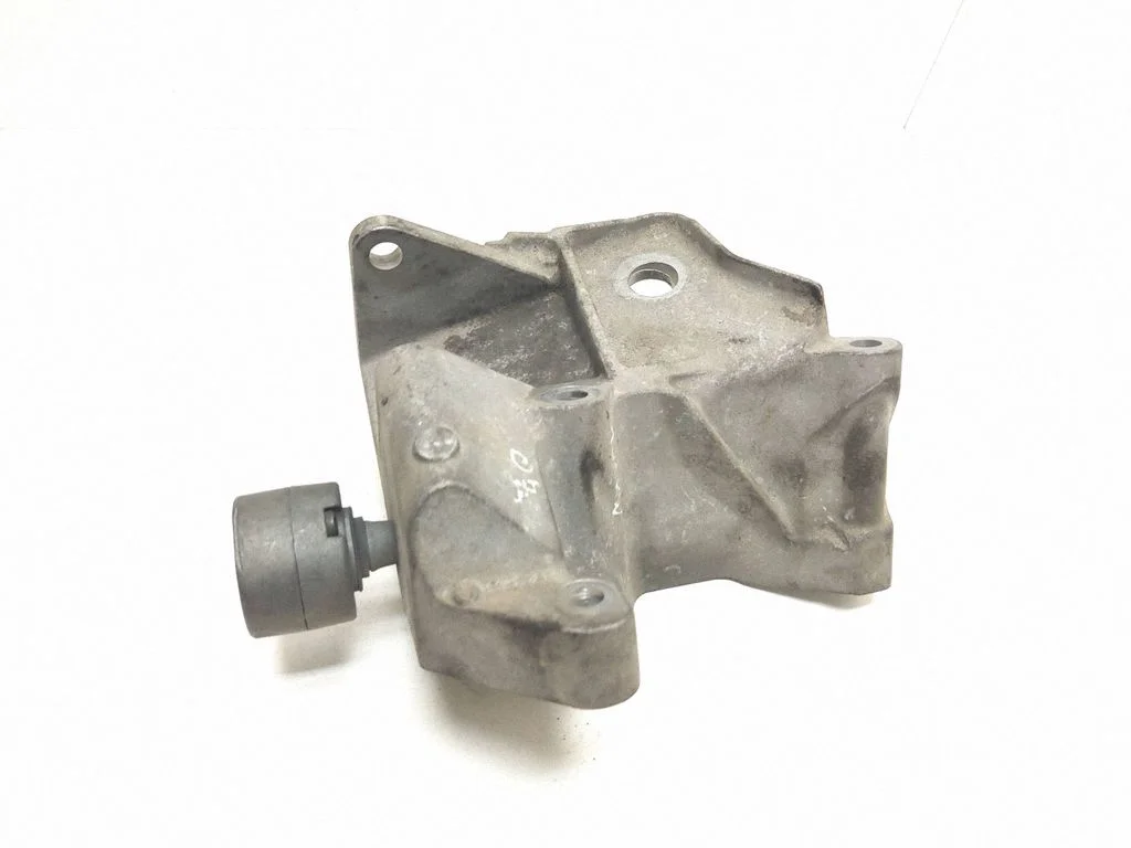 Engine mounting bracket 6G926P096FC