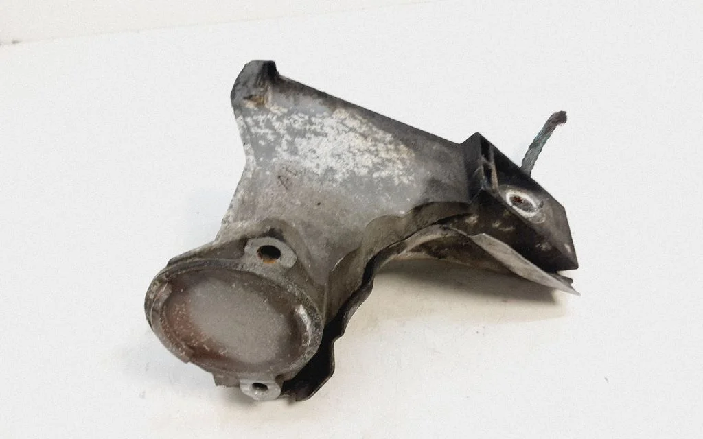 Engine mounting bracket – BMW X5 E70 (2006-2013)