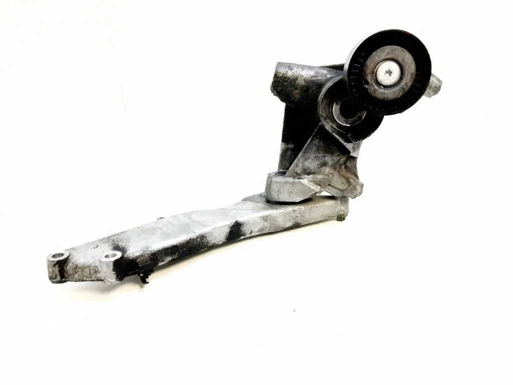 Engine mounting bracket – Volvo XC60 (2009-2013)