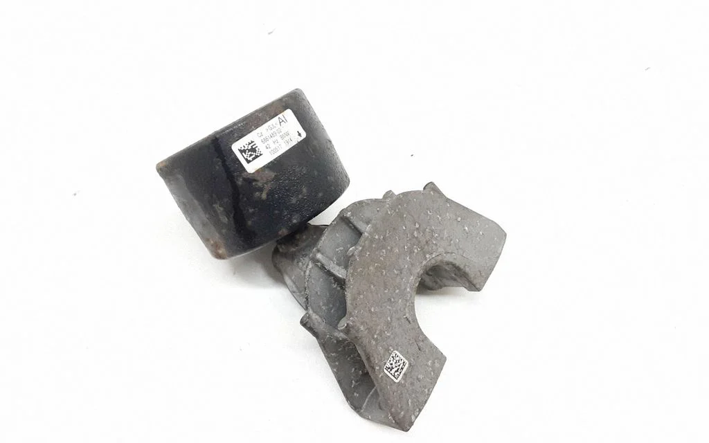 Engine mounting bracket – BMW 5 Series G30 G31 G38 (2016-)