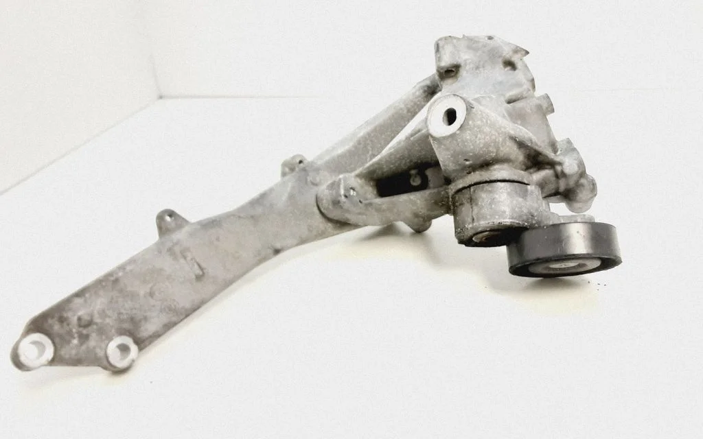 Engine mounting bracket – Volvo XC60 (2009-2013)