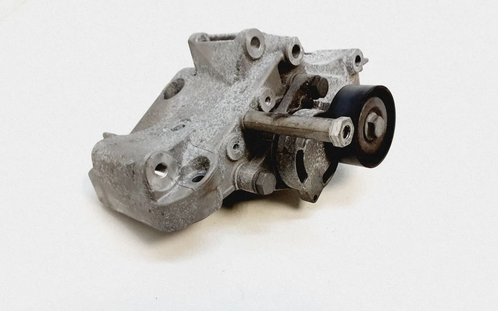 Engine mounting bracket – BMW 5 Series G30 G31 G38 (2016-)