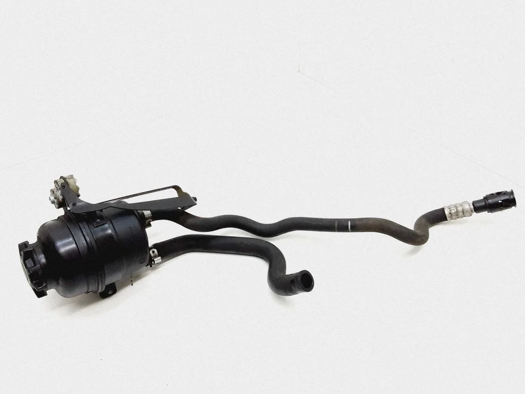 Roolivõimendi vedelikupaak – BMW 3-seeria E90 E91 (2005-2012)