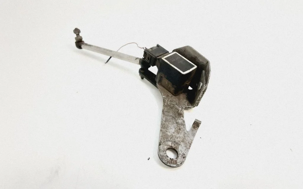 Headlight/headlamp level sensor – BMW 5 Series E60 E61 (2004-2010)