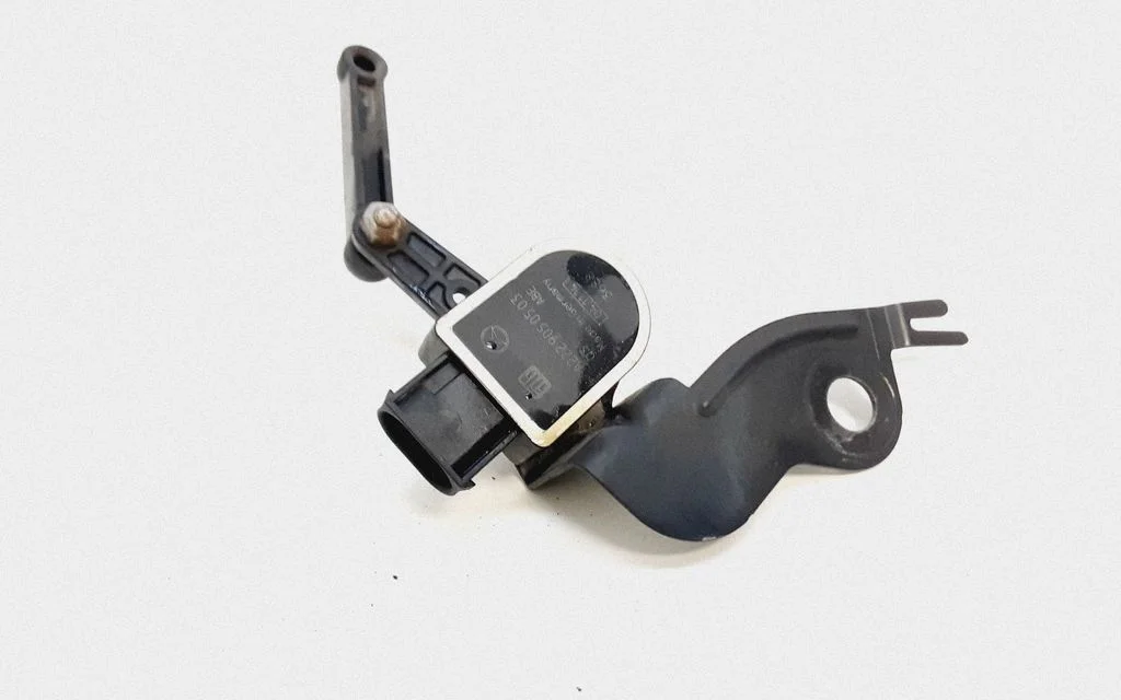 Headlight/headlamp level sensor – Mercedes-Benz S-Class C217 (2015-2020)
