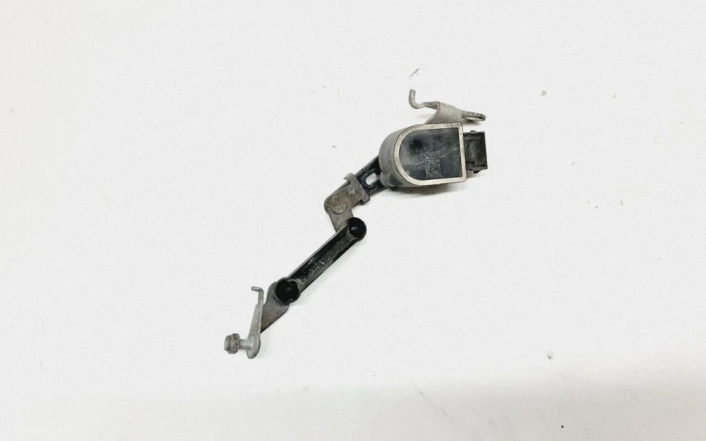 Headlight/headlamp level sensor – BMW 7 Series F01 F02 F03 F04 (2008-2016)