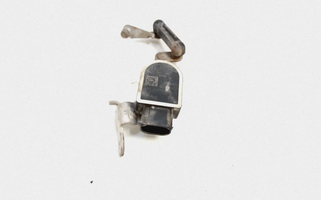 Headlight/headlamp level sensor – BMW 7 Series F01 F02 F03 F04 (2008-2016)