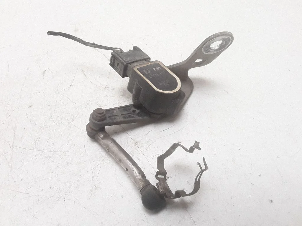 Headlight/headlamp level sensor – BMW 1 Series E81 E87 (2004-2011)