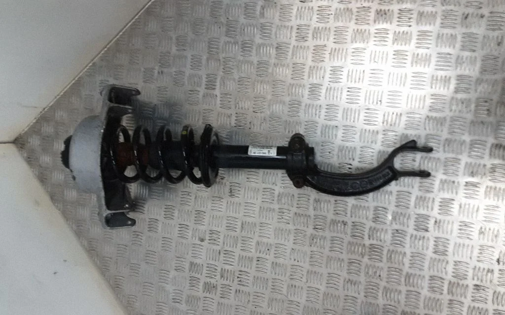 Front shock absorber/damper – Audi Q5 SQ5 8R (2008-2017)