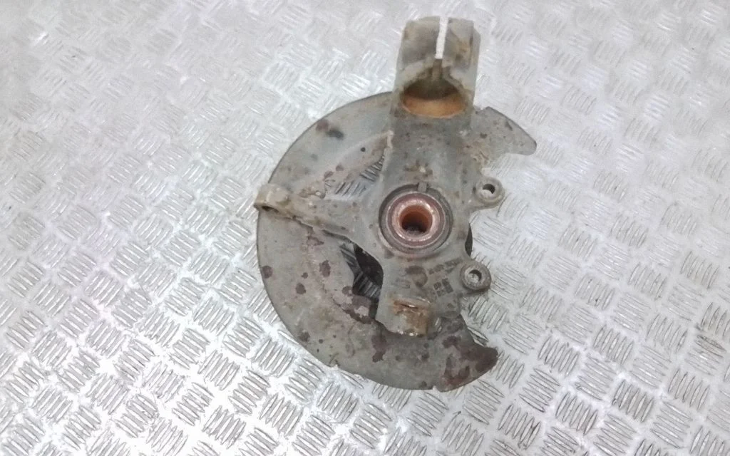 Front wheel hub 3M513K171