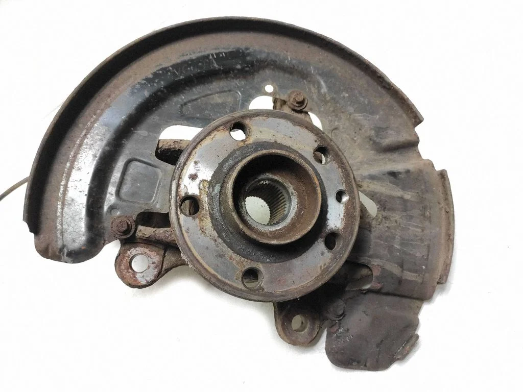 Front wheel hub – front left