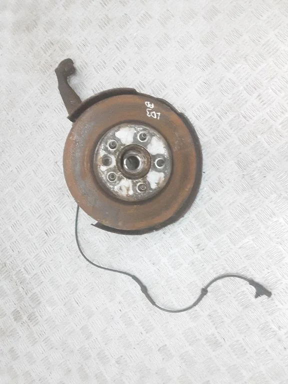 Front wheel hub – Land Rover Discovery 3 - LR3 (2005-2009)
