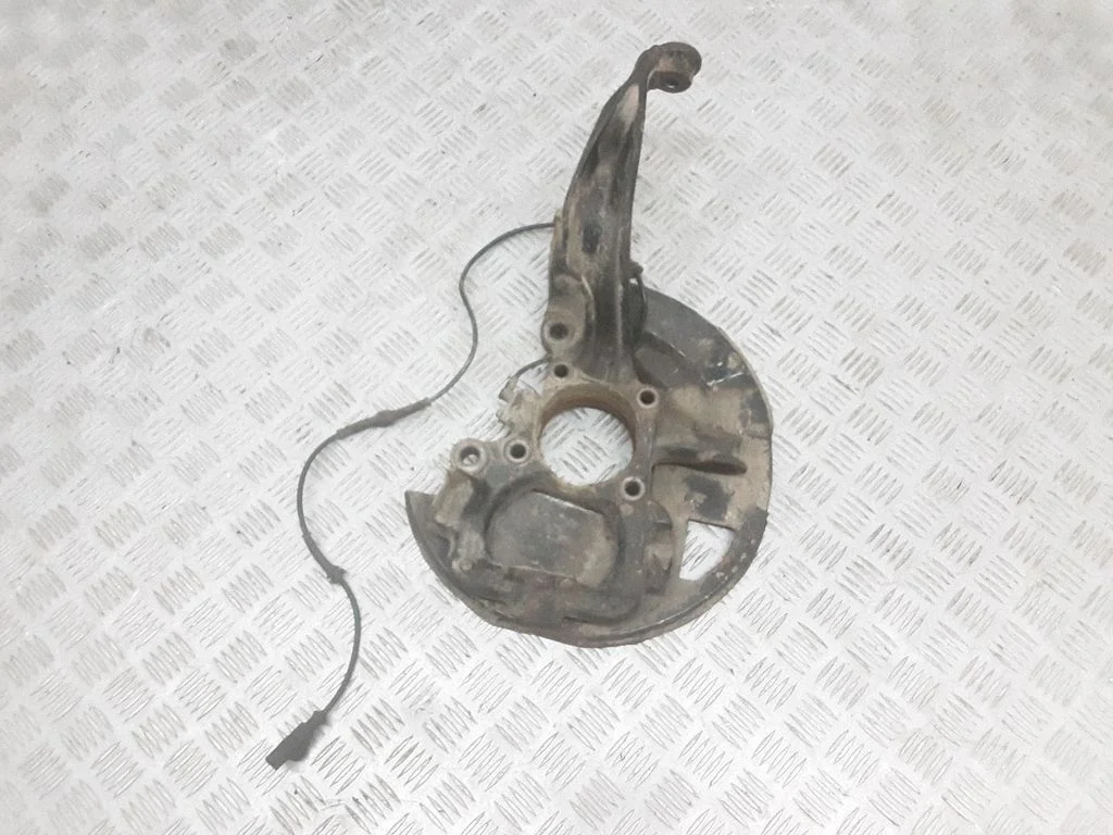 Front wheel hub – Land Rover Discovery 3 - LR3 (2005-2009)