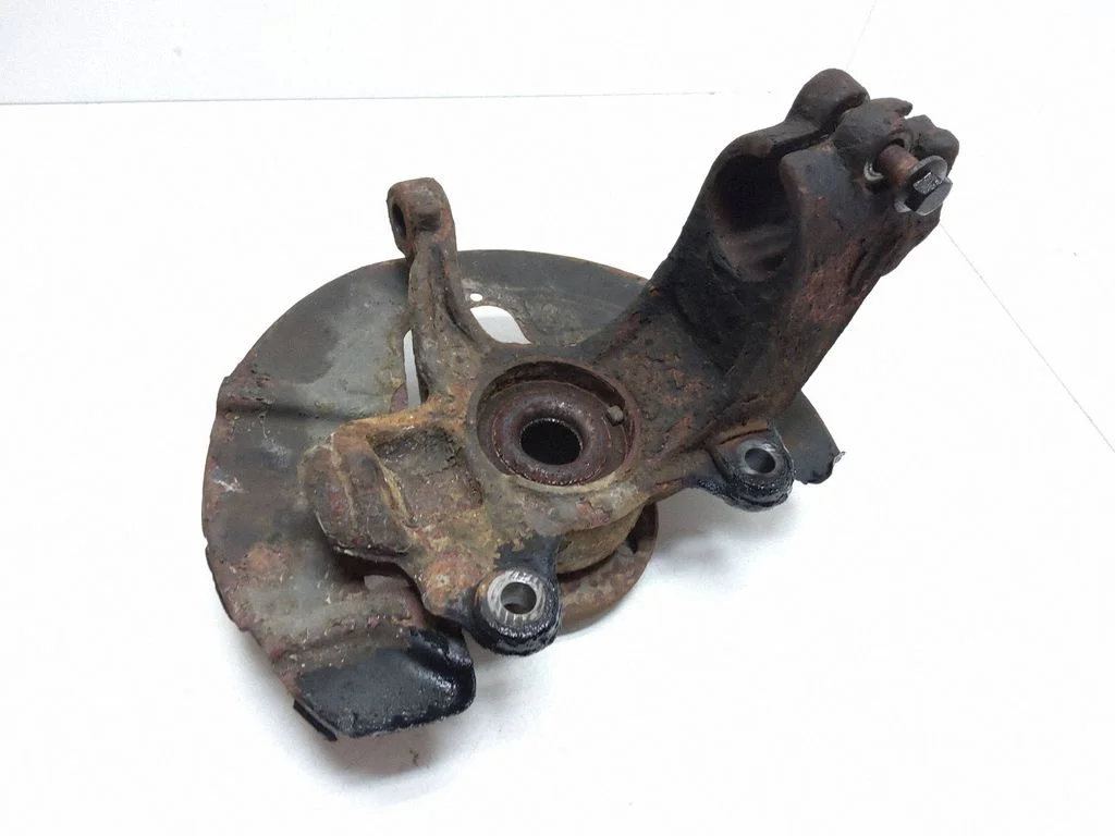 Front wheel hub – left