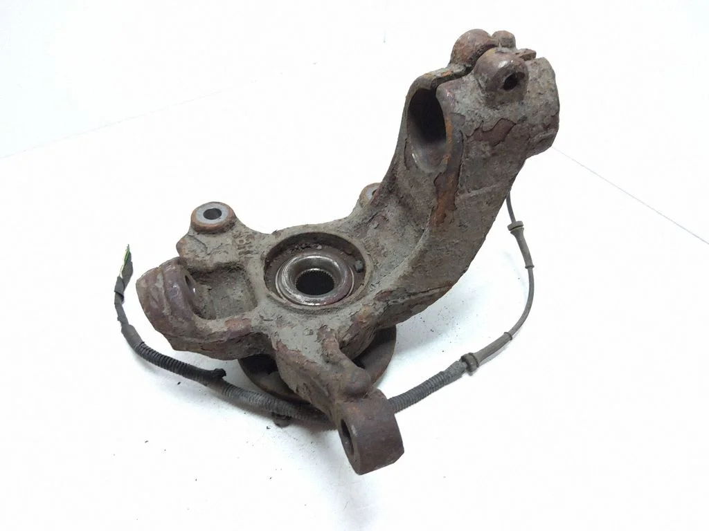 Front wheel hub – right