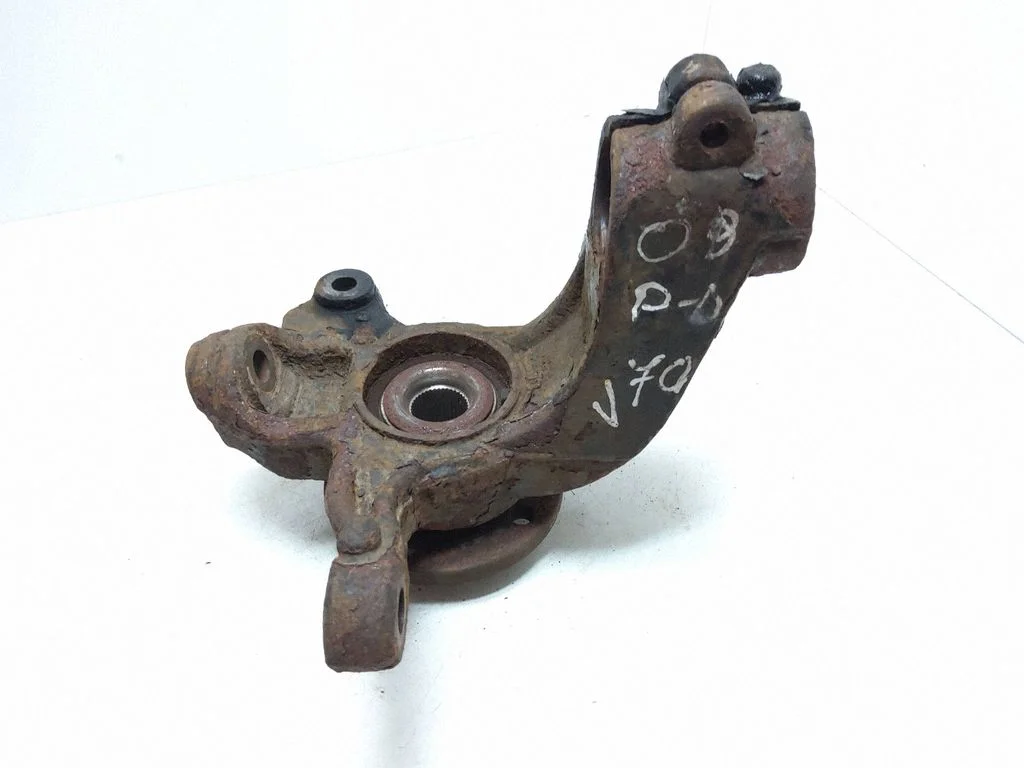 Front wheel hub – right
