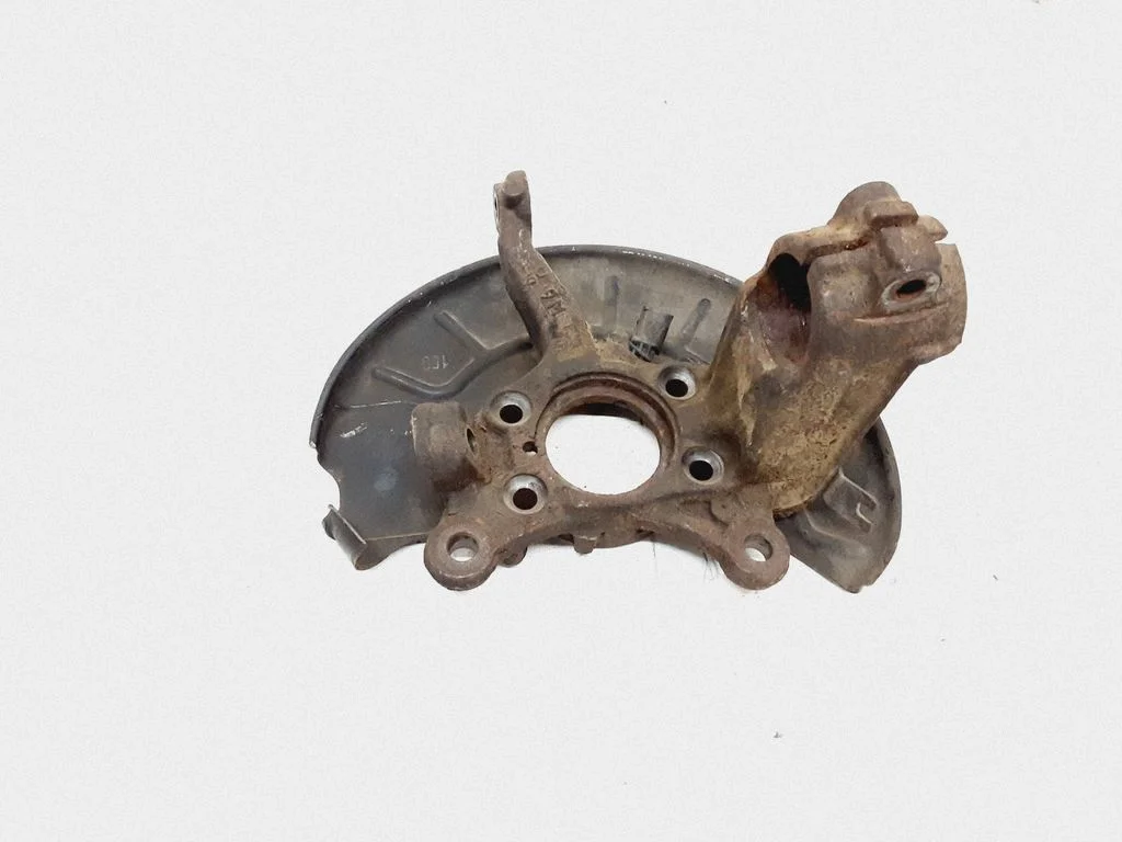 Front wheel hub – right