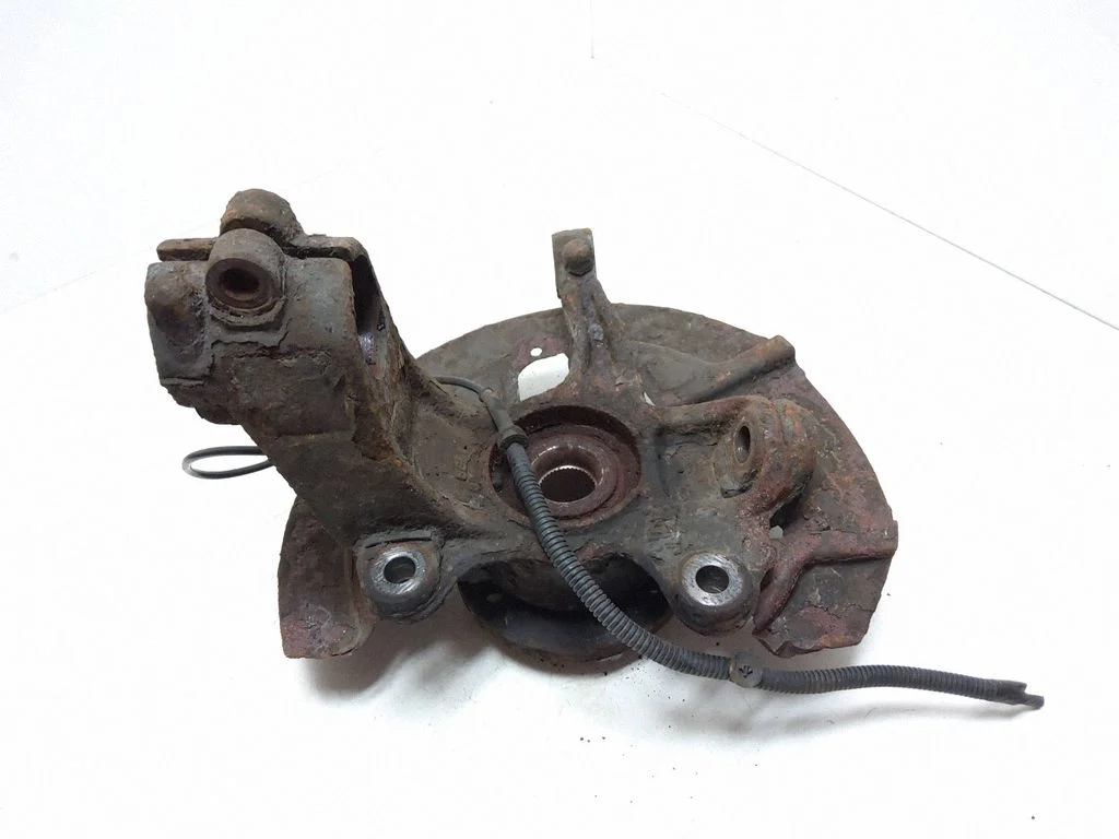 Front wheel hub – right
