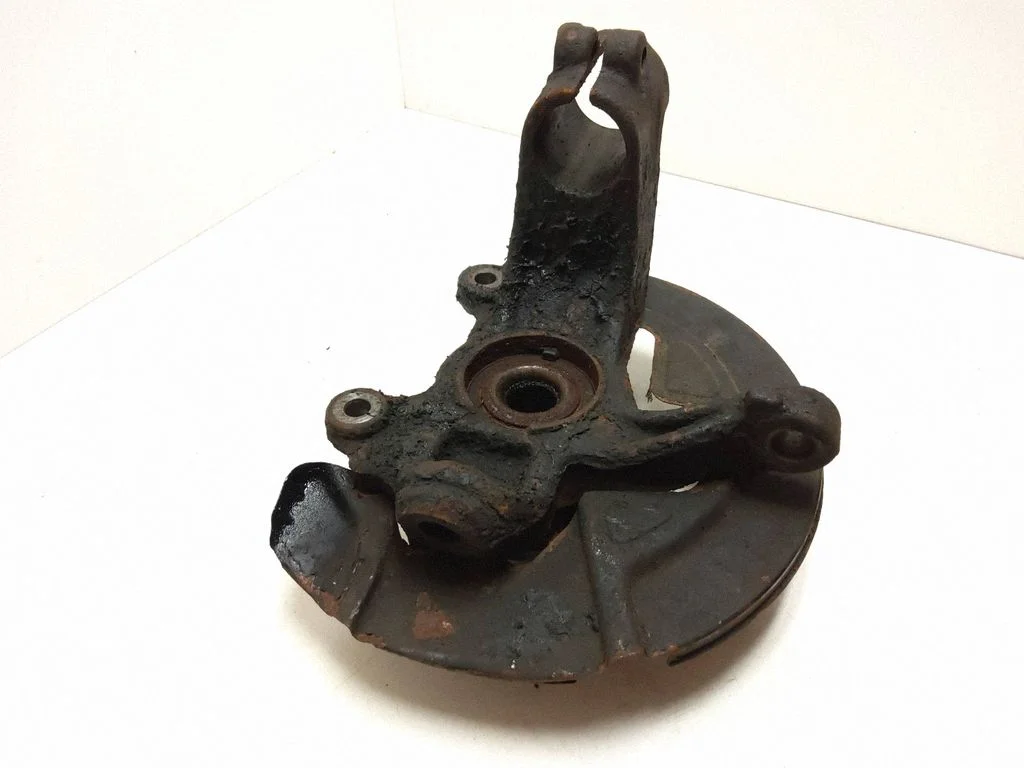 Front wheel hub – right