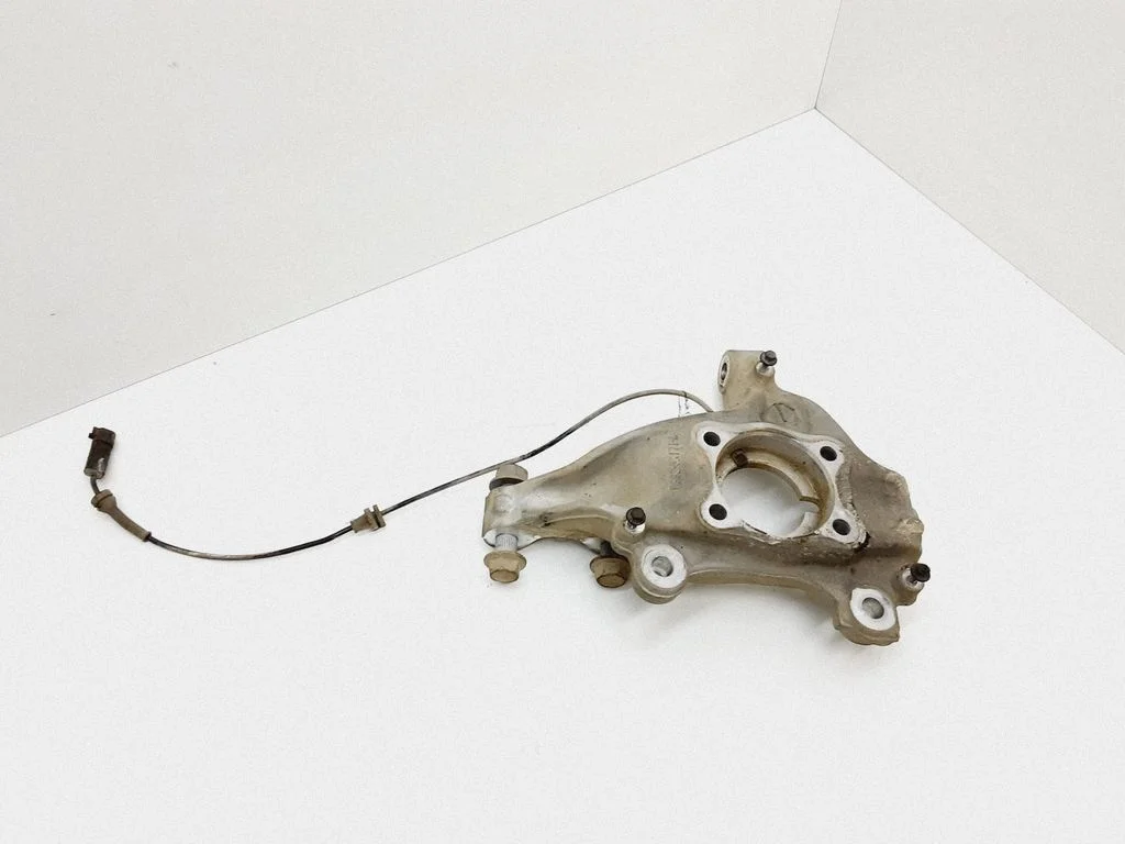 Front wheel hub DG9C3K171