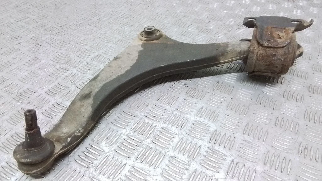 Front lower control arm/wishbone – front left