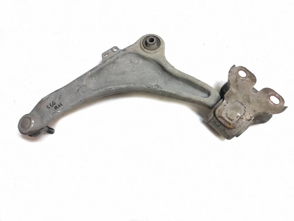 Front lower control arm/wishbone – right