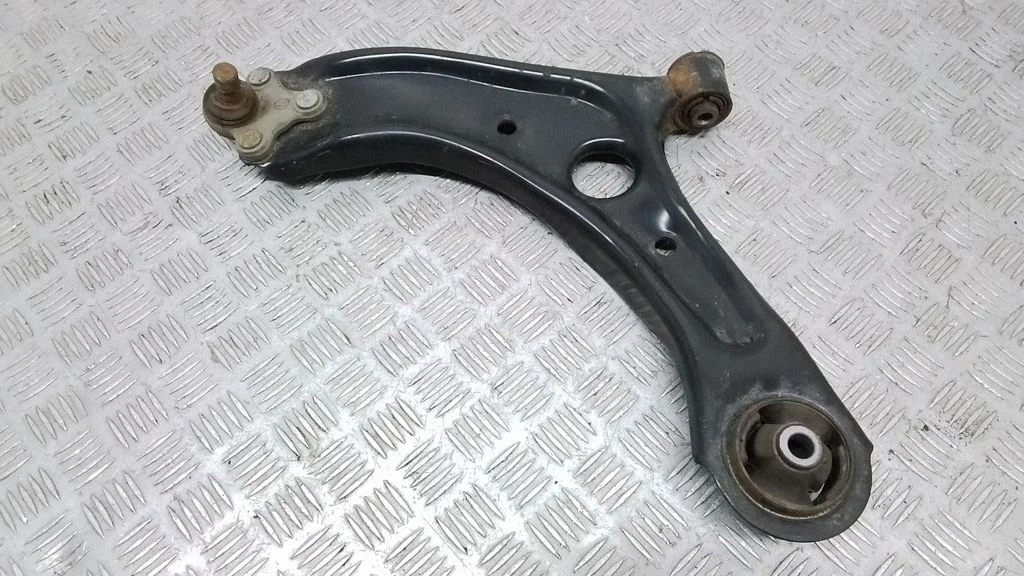 Front lower control arm/wishbone – front left