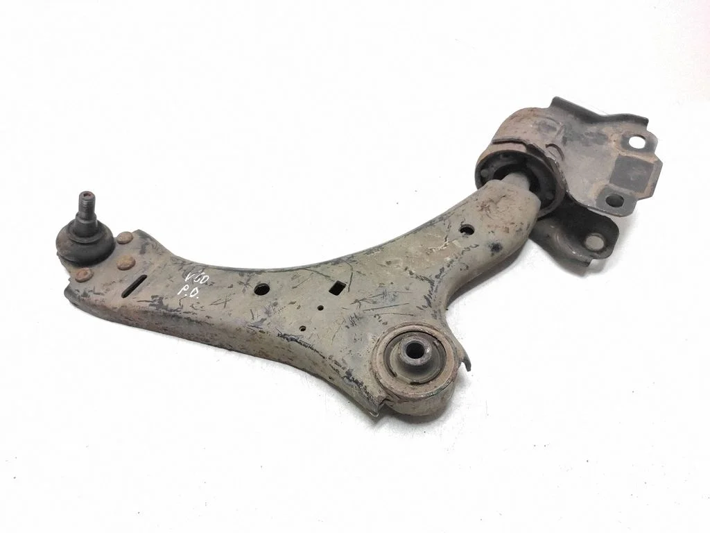 Front lower control arm/wishbone – front right