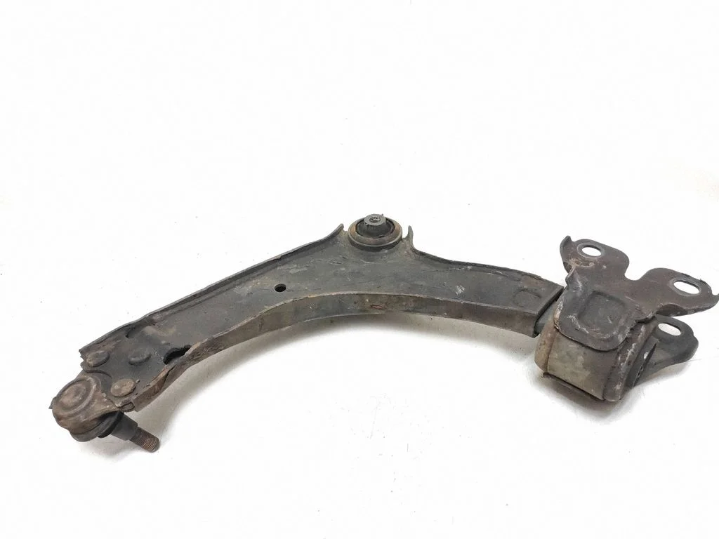 Front lower control arm/wishbone – front right