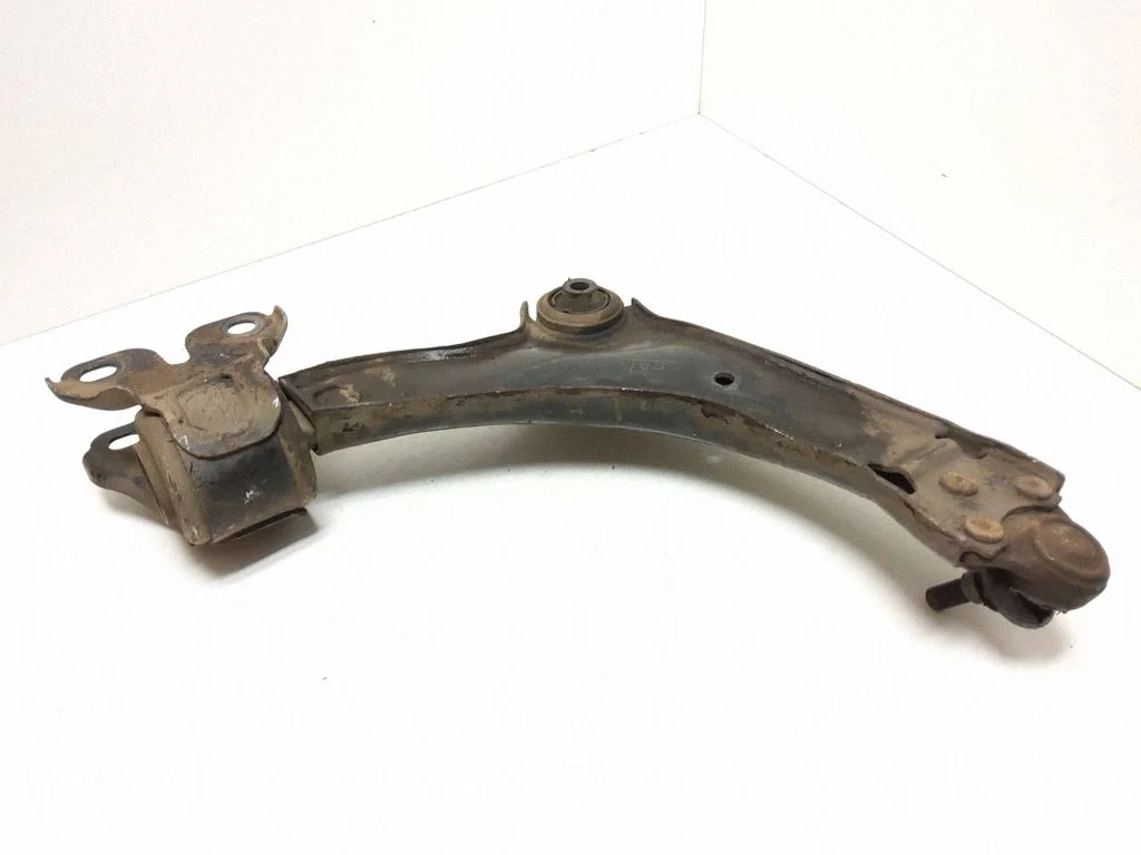 Front lower control arm/wishbone – Volvo V70 (2008-2013)