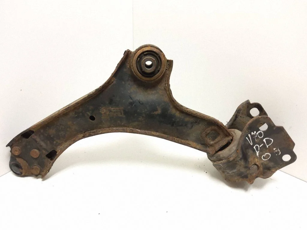Front lower control arm/wishbone – Volvo V70 (2008-2013)
