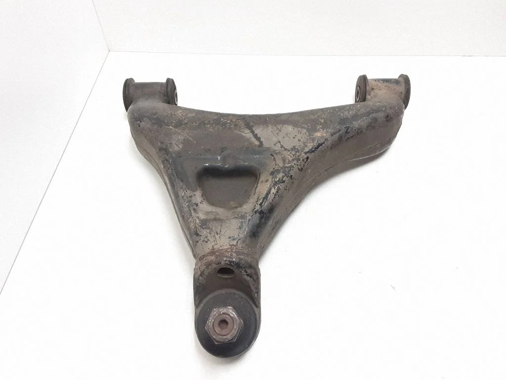 Front lower control arm/wishbone – Mercedes-Benz Sprinter W901 W902 W903 W904 (1995-2007)
