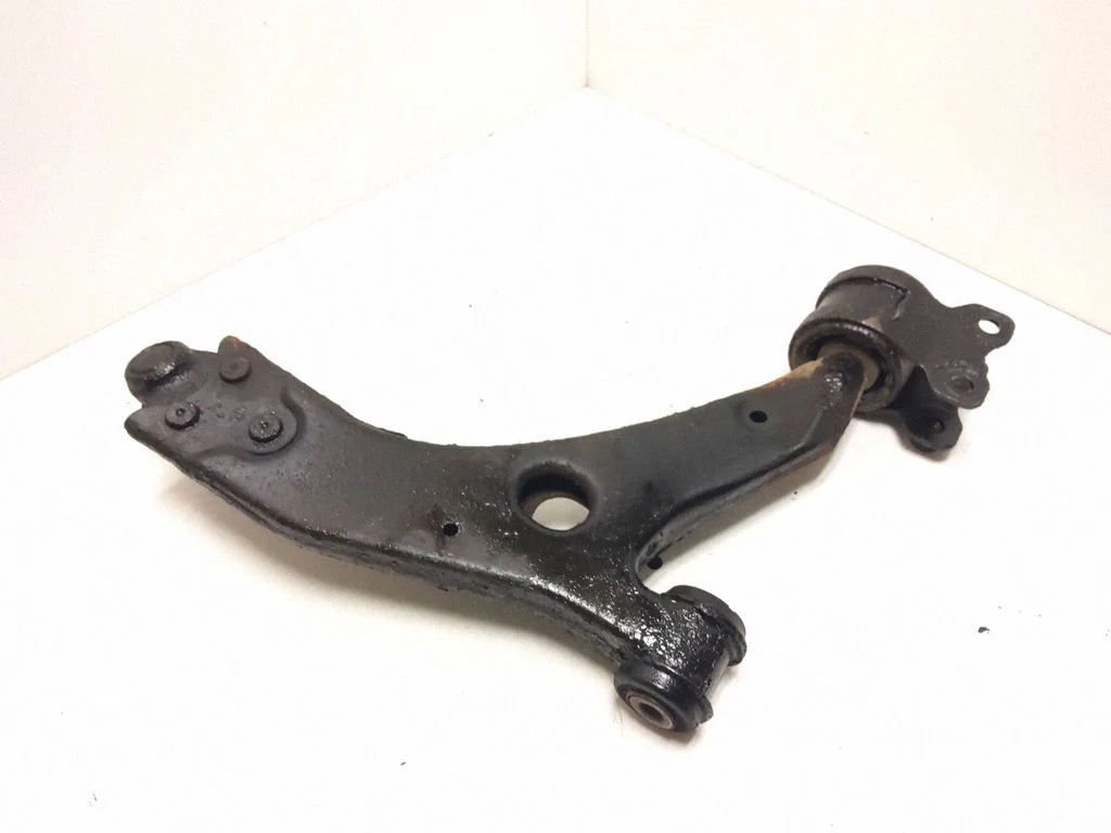 Front lower control arm/wishbone – front left
