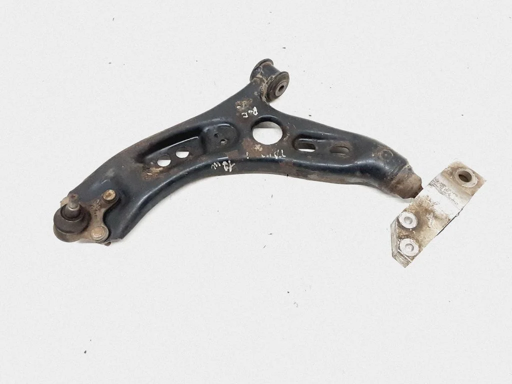 Front lower control arm/wishbone – Volkswagen Touran II (2010-2016)