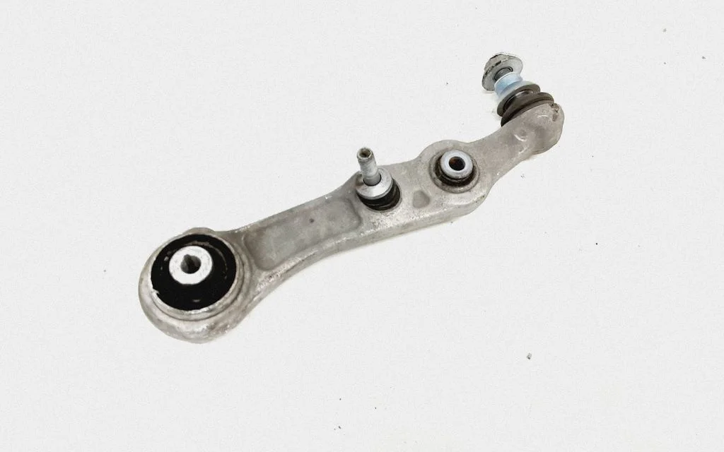 Front lower control arm/wishbone 20514RE