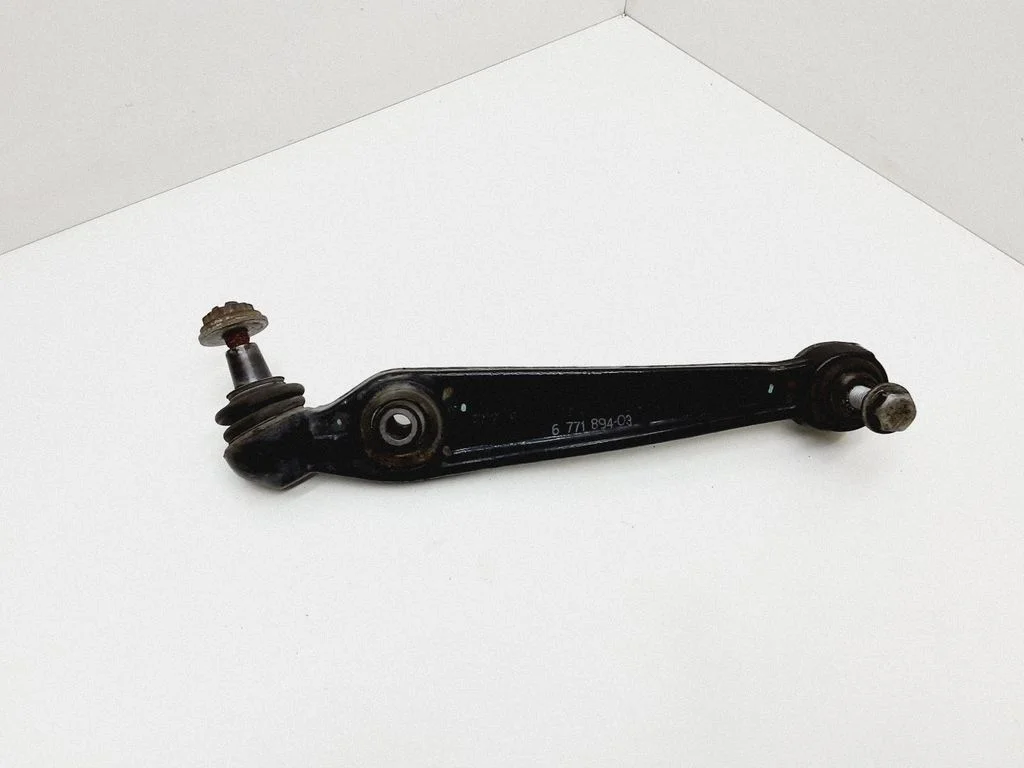 Front lower control arm/wishbone 6771894