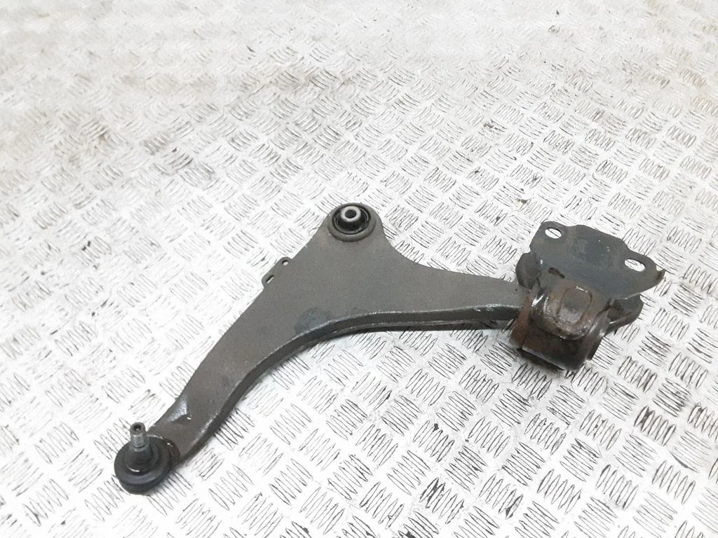 Front lower control arm/wishbone – front left