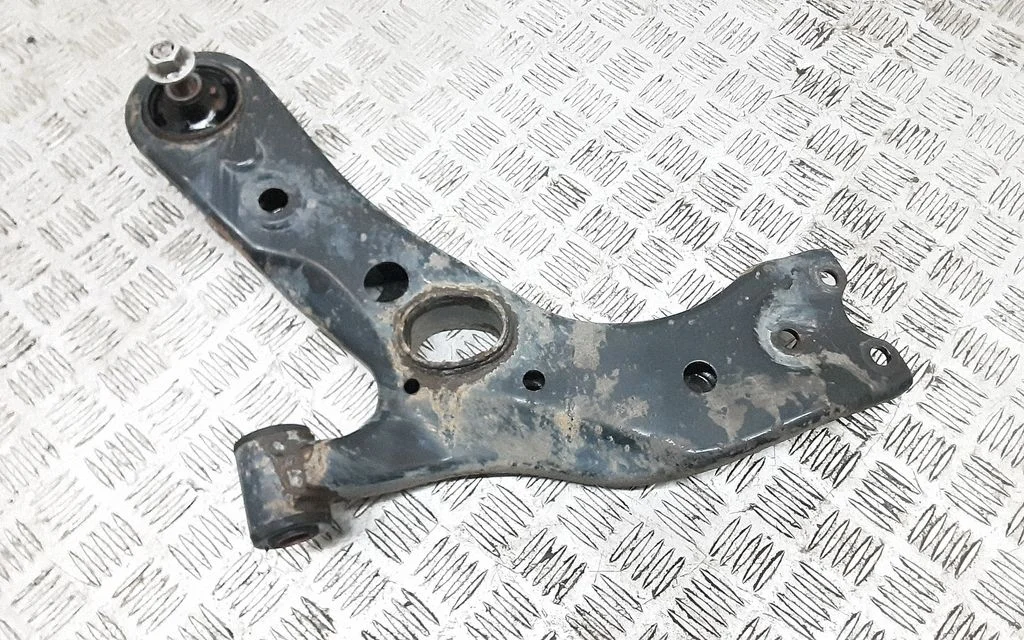 Front lower control arm/wishbone – front left