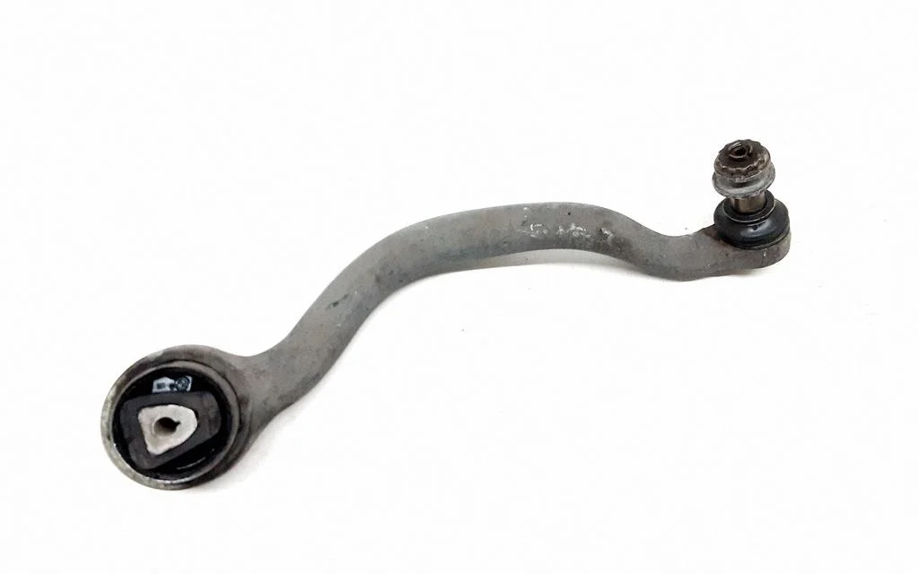 Front lower control arm/wishbone – front right