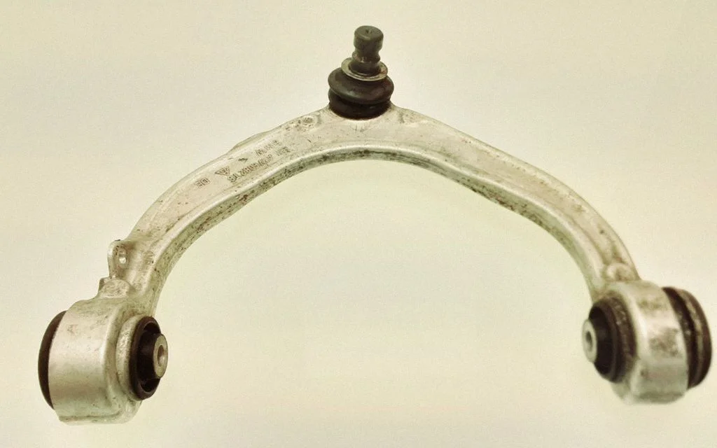 Front lower control arm/wishbone – front left